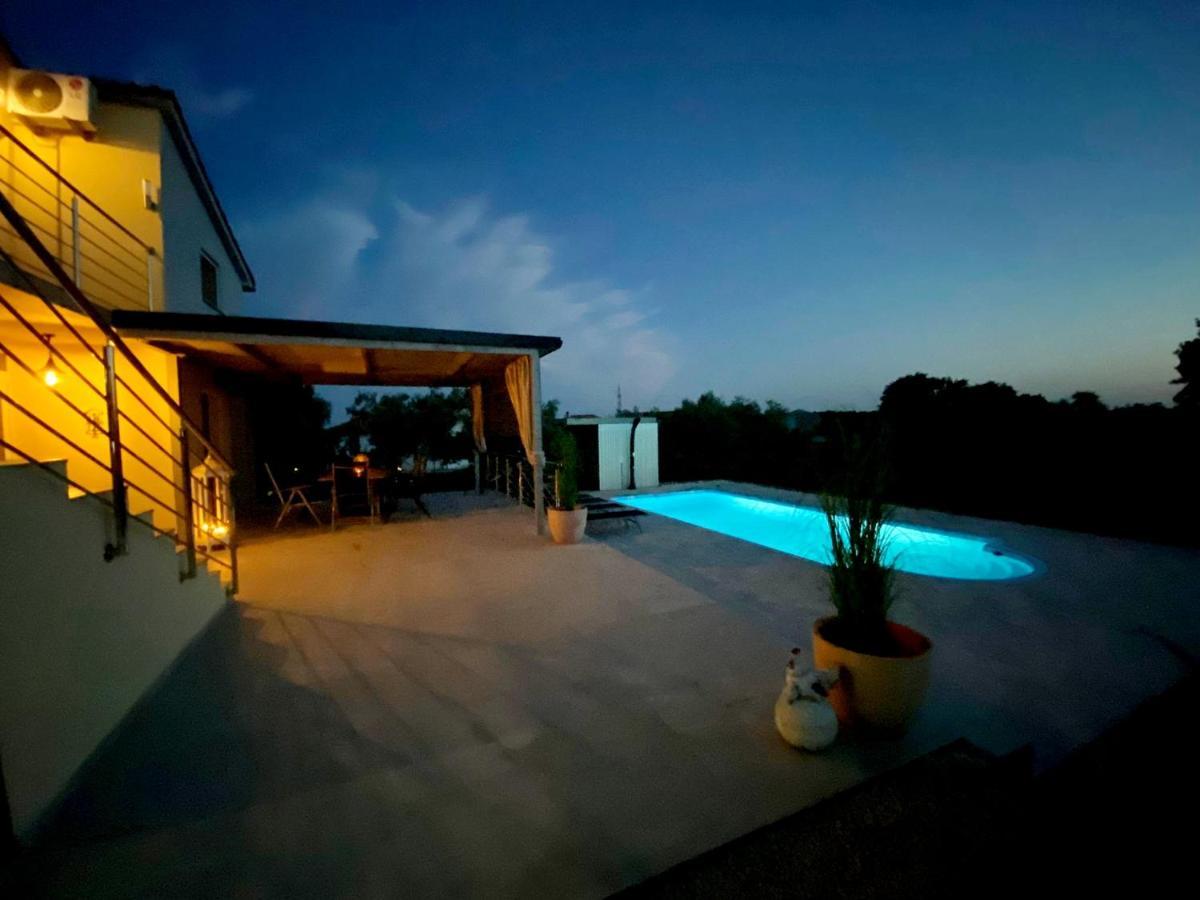 מדולין Naturia Holiday House מראה חיצוני תמונה