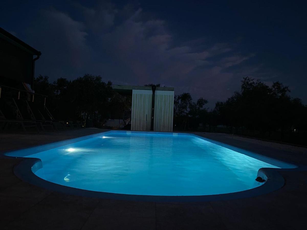 מדולין Naturia Holiday House מראה חיצוני תמונה
