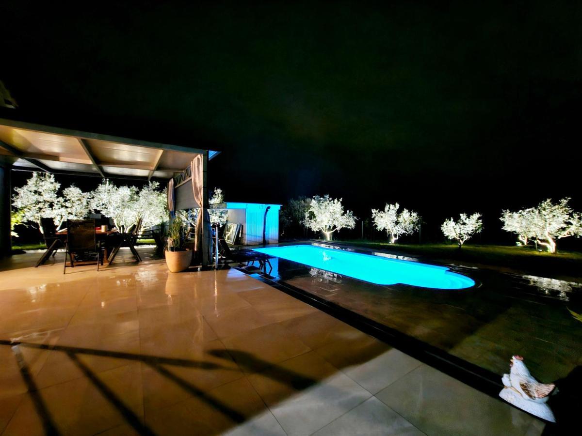 מדולין Naturia Holiday House מראה חיצוני תמונה